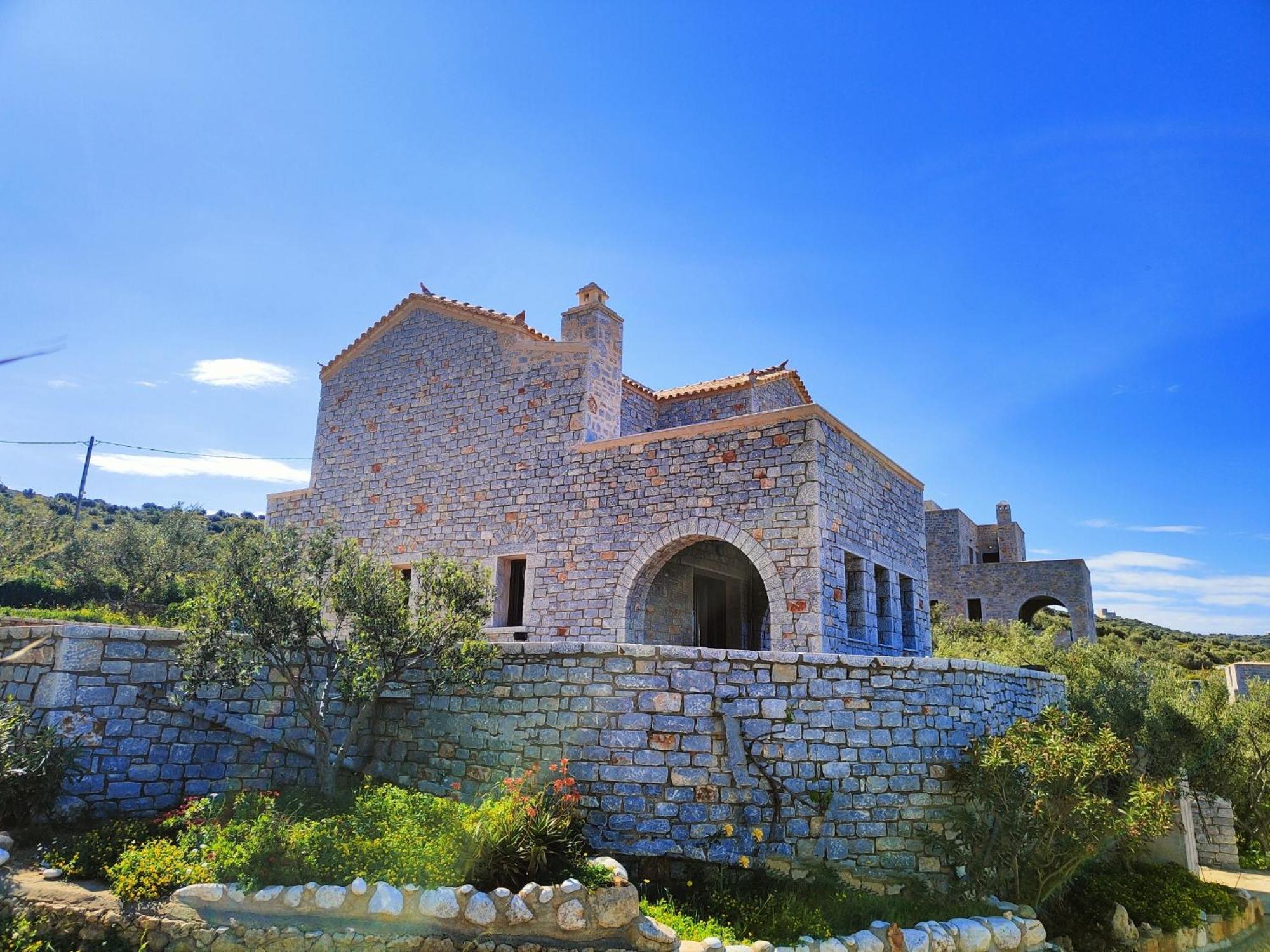 Athevillas Antonis Mina Exterior photo