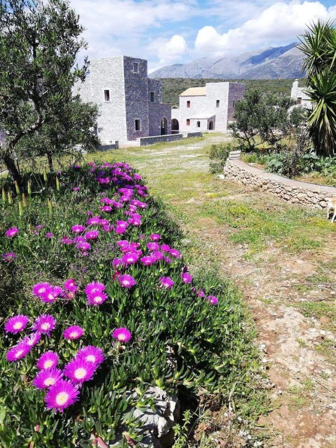 Athevillas Antonis Mina Exterior photo